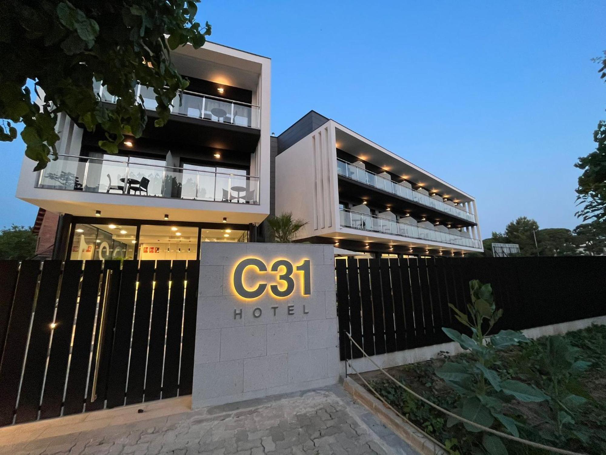 Hotel C31 Castelldefels Extérieur photo