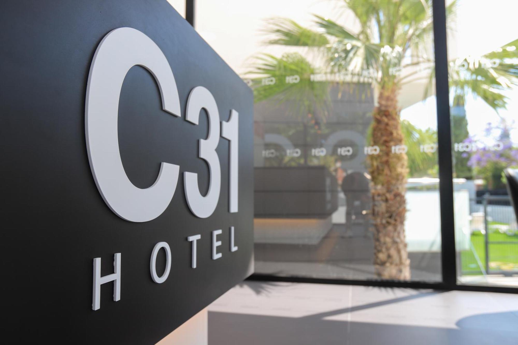 Hotel C31 Castelldefels Extérieur photo